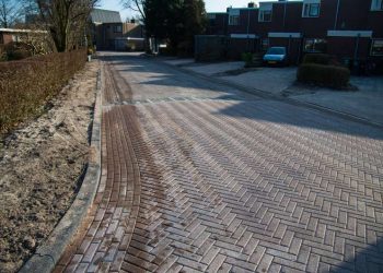 Drainvoegen in plaats van kolken zorgen voor hemelwaterafvoer