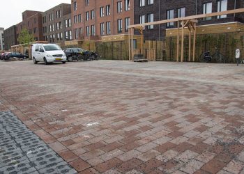 Utrecht - Hometown: bestrating met drainvoegen na het invegen